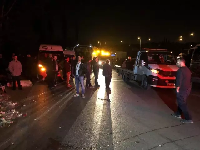 Kontrolden Çıkan Oyuncak Yüklü Tır Devrildi: 1 Ölü Kontrolden Çıkan Oyuncak Yüklü Tır Devrildi: 1 Ölü
