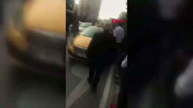 Orhan Gencebay'ın Oğlu Gökhan Gencebay Bıçaklandı Orhan Gencebay'ın Oğlu Gökhan Gencebay Bıçaklandı