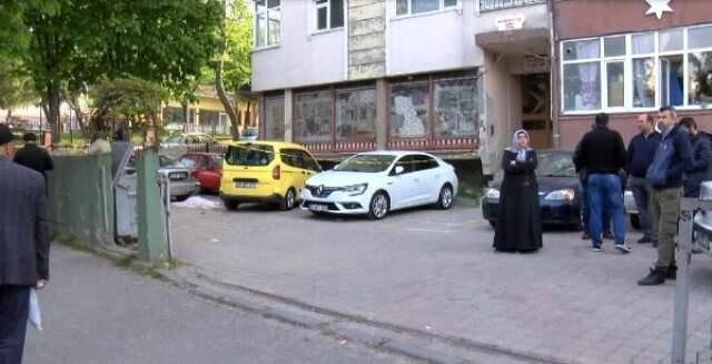 Pencereden Aşağı Bakan Anne, Oğlunun Yerde Kanlar İçinde Yattığını Gördü!