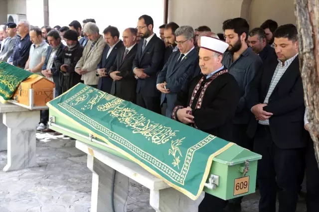 Antrenör Osman Çullu, Son Yolculuğuna Uğurlandı Antrenör Osman Çullu, Son Yolculuğuna Uğurlandı