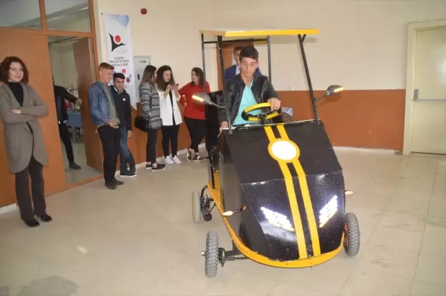 Liseli Öğrenciler Güneş Enerjisi ile Çalışan 'Eleşkit'İ Tanıttı Liseli Öğrenciler Güneş Enerjisi ile Çalışan 'Eleşkit'İ Tanıttı