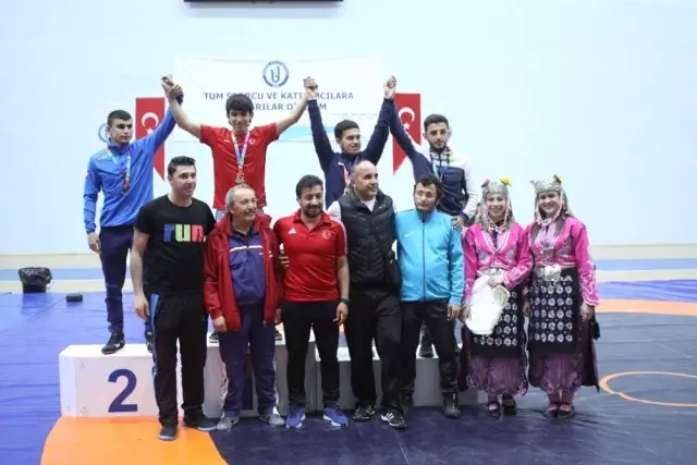 Serbest Güreşte Şampiyonlar Belli Oldu Serbest Güreşte Şampiyonlar Belli Oldu