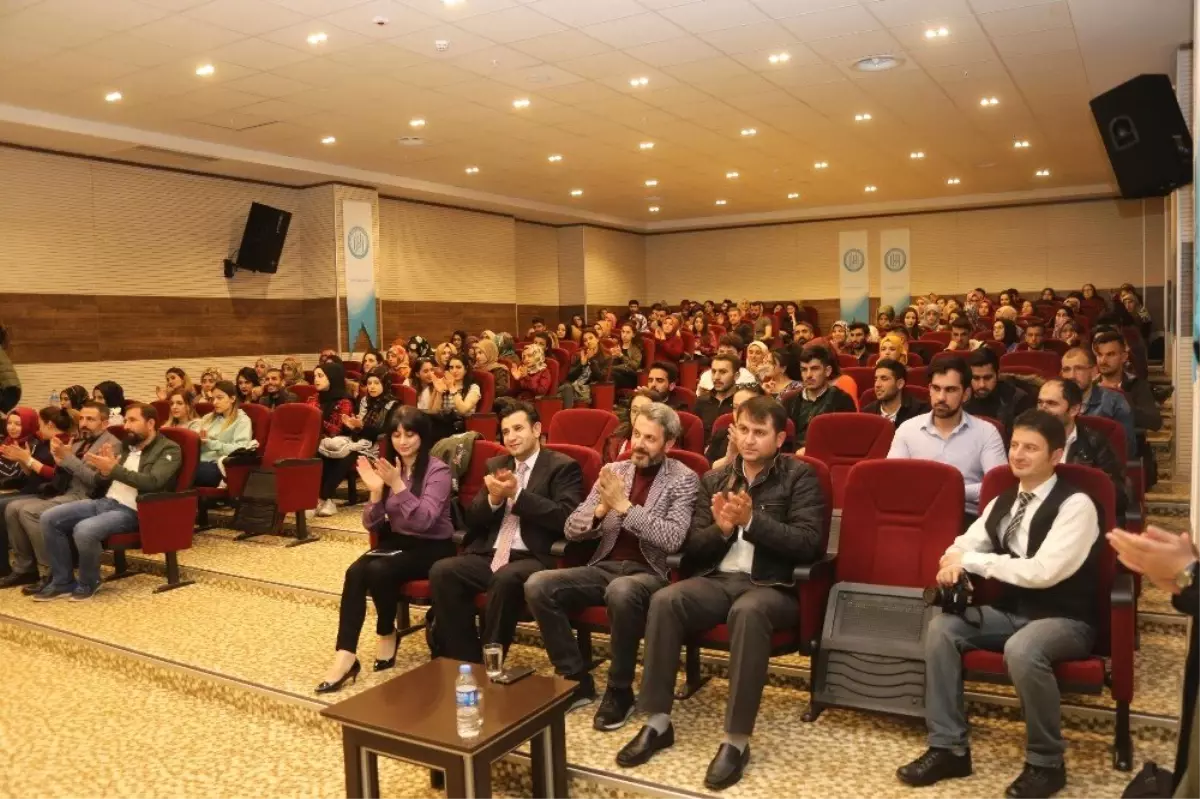Beü'de 'Türkçenin Ömrü' Konferansı Düzenlendi