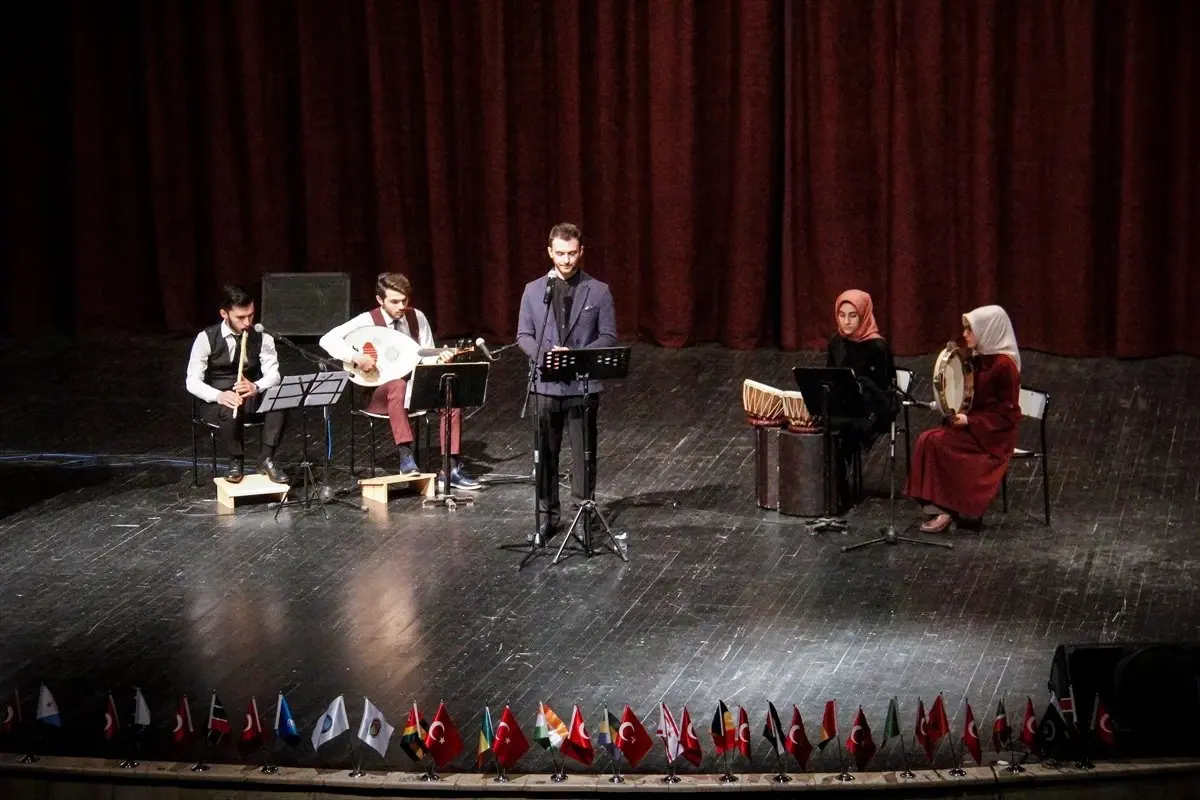 Bursa Dünyaya İlahiyatçı Yetiştiriyor' Programı