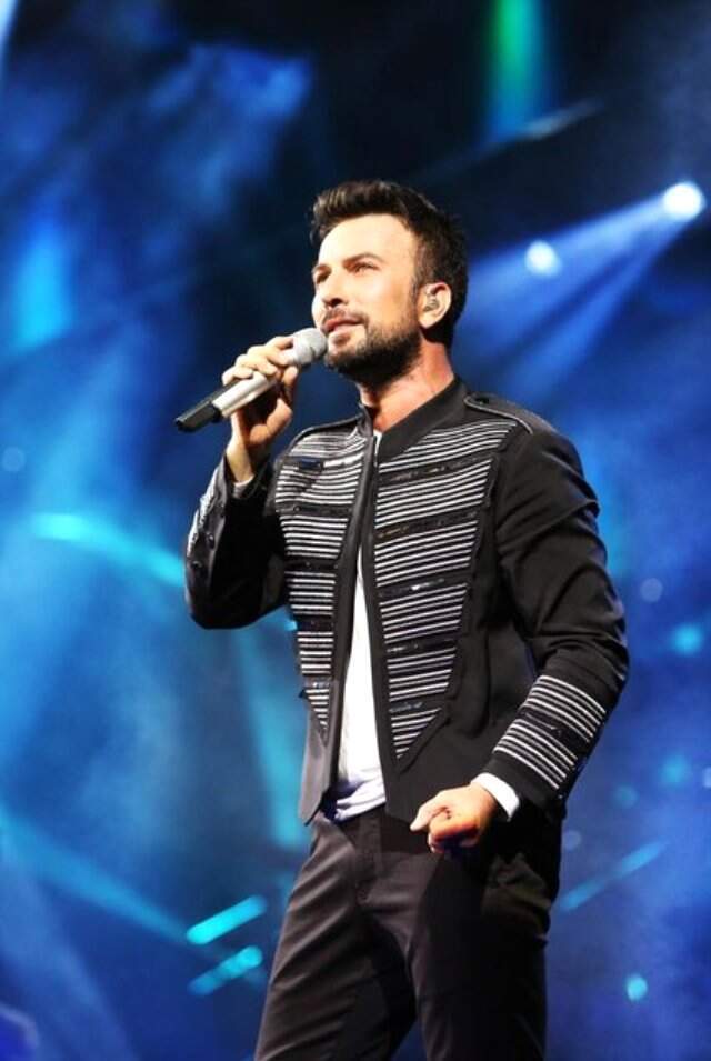 Tarkan'ın Yıllar Önceki Fotoğrafı, Ağızları Açık Bıraktı