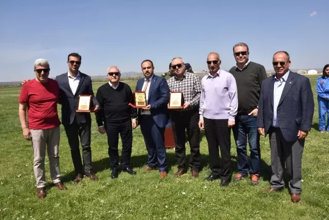 İnönü'de Düzenlenen 'Havacılık ve Bahar Festivali' Renkli Görüntülerle Sahne Oldu