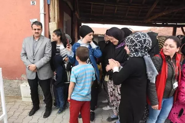 Kaza Şehidi Polis Memuruna Hüzünlü Uğurlama Töreni (2) Kaza Şehidi Polis Memuruna Hüzünlü Uğurlama Töreni (2)