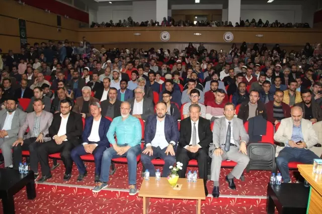 Midyat'ta 'Gençliğin İslam ile Dirilişi' Konulu Konferans Midyat'ta 'Gençliğin İslam ile Dirilişi' Konulu Konferans