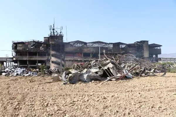 40 Yıllık Emek, 11 Saatte Kül Oldu! Zarar Çok Büyük 40 Yıllık Emek, 11 Saatte Kül Oldu! Zarar Çok Büyük