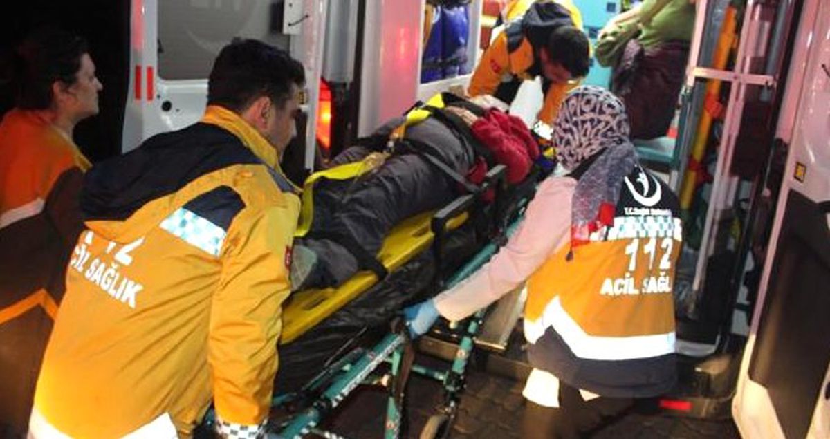 Turist Kafilesini Taşıyan Minibüs Kaza Yaptı! 2'si Ağır 12 Kişi Yaralandı
