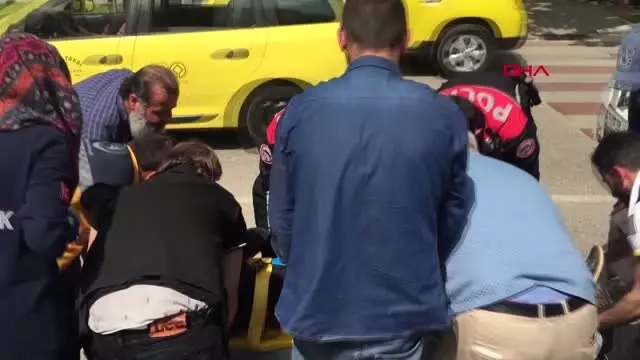 Bursa Yolun Karşısına Geçmek İsterken Kazada Yaralandı Bursa Yolun Karşısına Geçmek İsterken Kazada Yaralandı