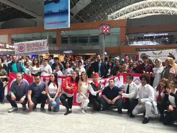 Dünya Dans Günü'nde Engelsiz Flashmob Sürprizi Dünya Dans Günü'nde Engelsiz Flashmob Sürprizi