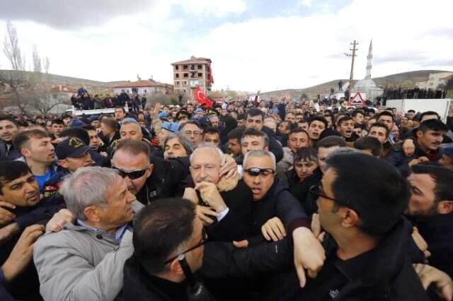 Kılıçdaroğlu'na Yapılan Saldırının Dehşet Veren Yeni Görüntüleri Ortaya Çıktı!
