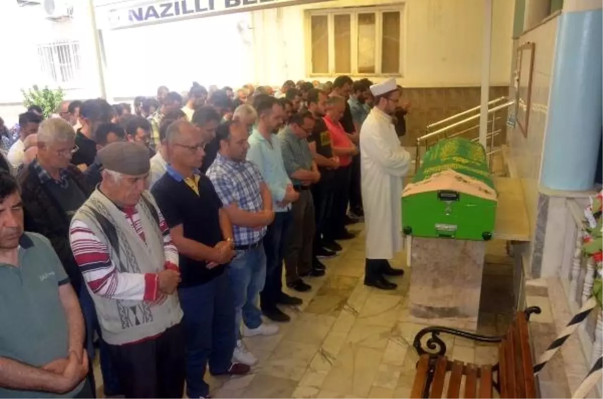 Motosiklet Kazasında Ölen Özge, Toprağa Verildi