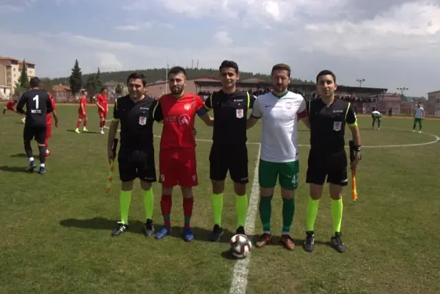 Osmaneli Belediye Başkanı Münür Şahin'den 1308 Osmaneli Belediyespor'a Teşekkür Osmaneli Belediye Başkanı Münür Şahin'den 1308 Osmaneli Belediyespor'a Teşekkür