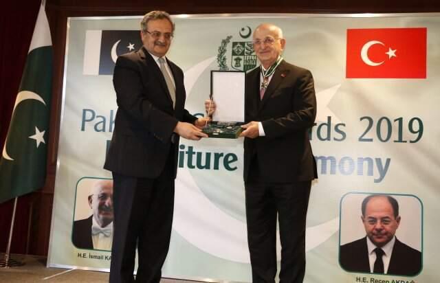 Pakistan'ın Sivil Ödülleri Eski Meclis Başkanı Kahraman'a ve Eski Sağlık Bakanı Akdağ'a Verildi