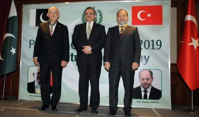 Pakistan'ın Sivil Ödülleri Eski Meclis Başkanı Kahraman'a ve Eski Sağlık Bakanı Akdağ'a Verildi