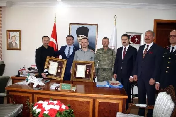 Tokat'ta 15 Temmuz Gazilerine Övünç Madalyası Verildi Tokat'ta 15 Temmuz Gazilerine Övünç Madalyası Verildi