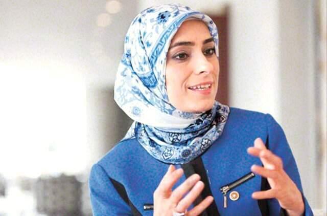 Zehra Taşkesenlioğlu Kimdir?
