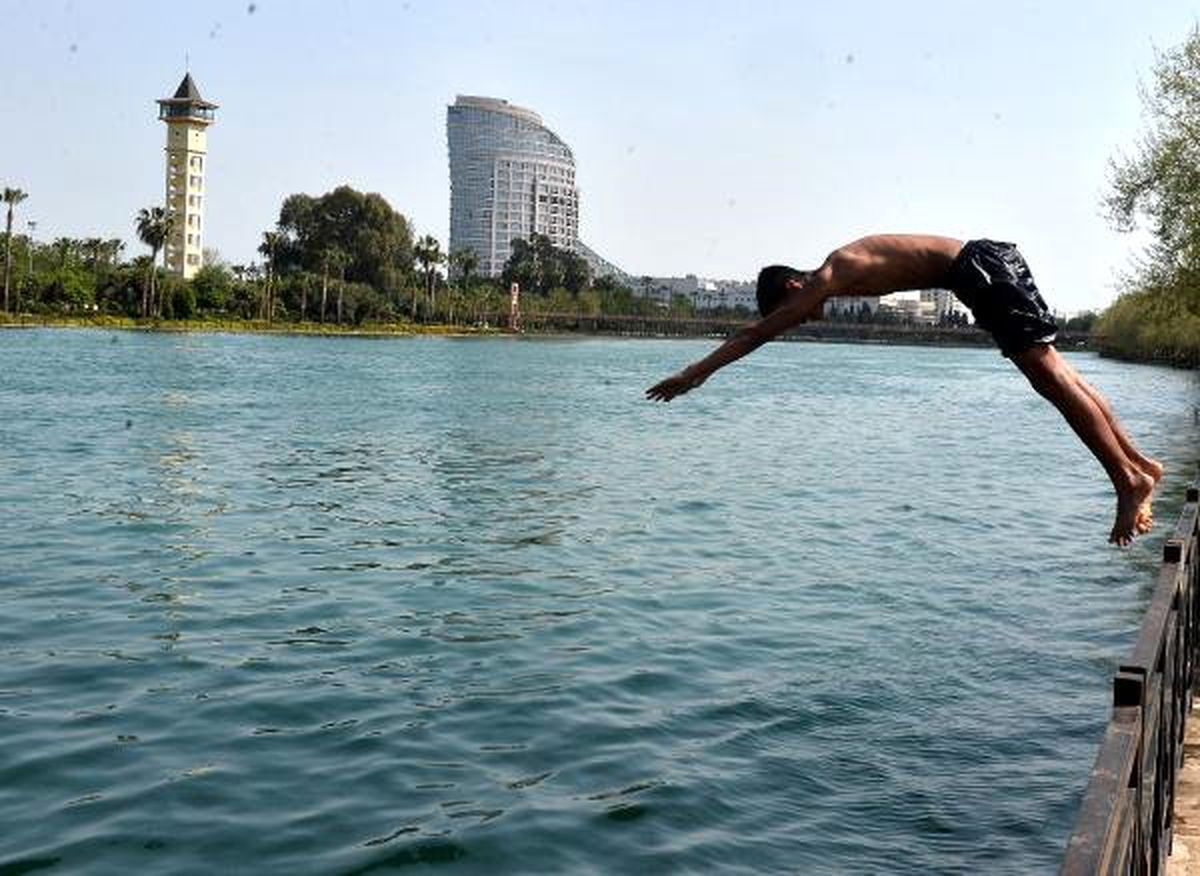 Adana'da Termometreler 38 Dereceyi Gösterdi