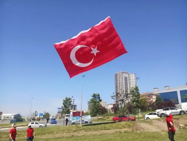 Bağcılar'da Gökyüzünü Uçurtmalar Kapladı