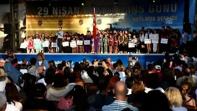 Bodrum'da 'Dünya Dans Günü Kutlama Şenliği' Bodrum'da 'Dünya Dans Günü Kutlama Şenliği'