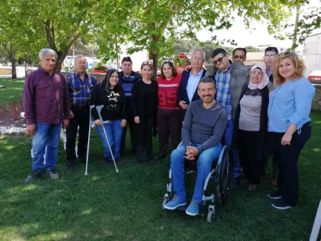 Gömeç Belediye Başkanı Himam'a Engelli Sevgisi