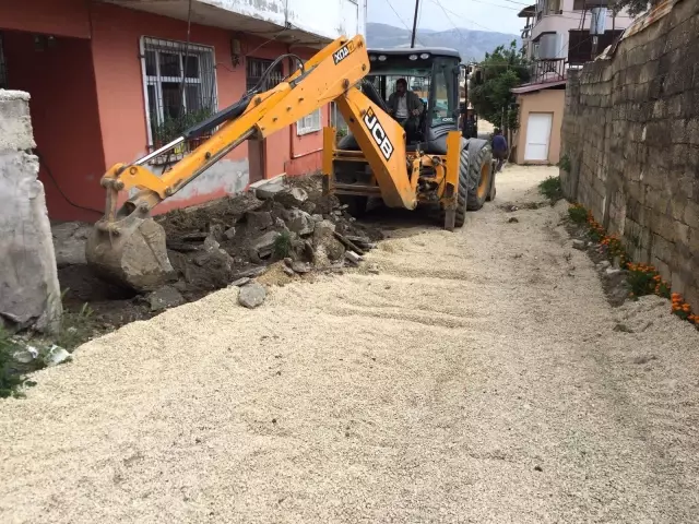 Samandağ Belediyesi Fen İşleri Ekipleri Çalışmalarını Hızlandırdı