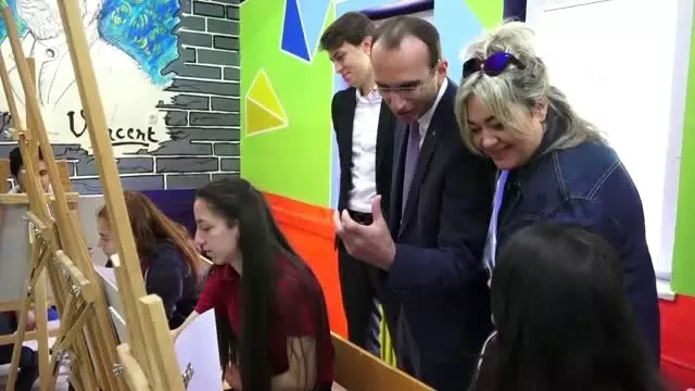 Şehit Öğretmenlerin Adı Resim Atölyesinde Yaşatılacak
