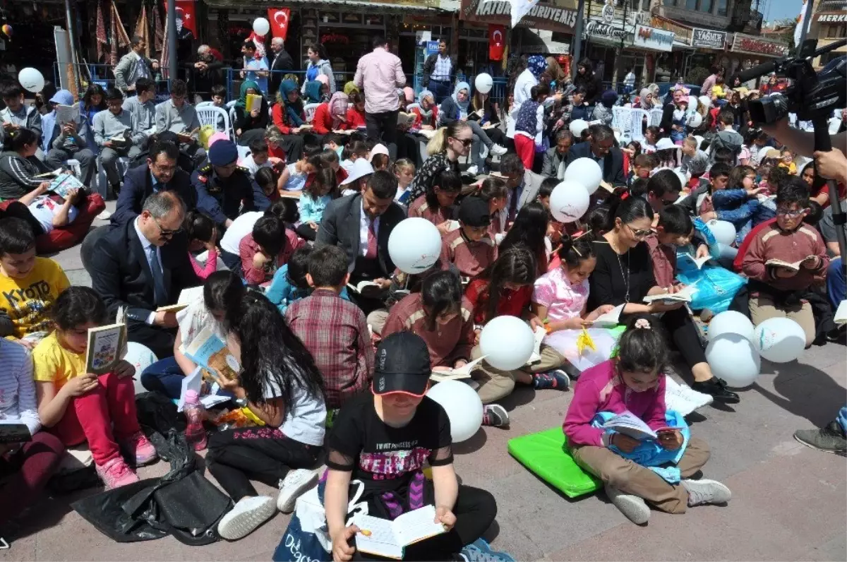 Ürgüp'te Herkes 20 Dakika Kitap Okudu