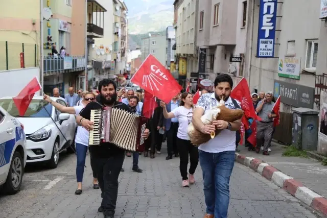 1 Mayıs Emek ve Dayanışma Günü, Artvin'de Renkli Kutlandı