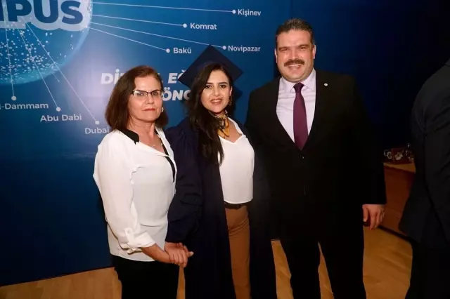 Anadolu Üniversitesi Lefkoşa Kampüsü'nde Mezuniyet Coşkusu