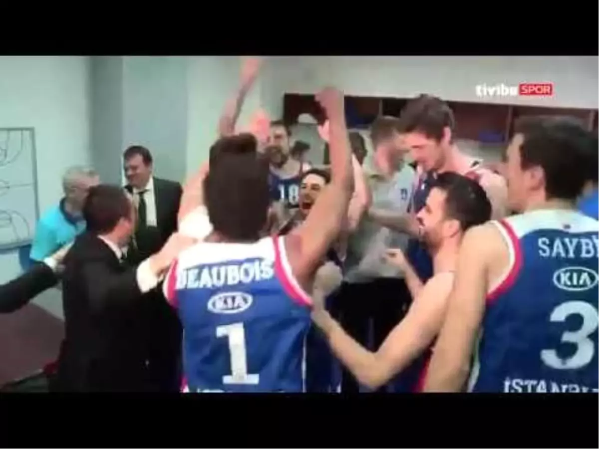 Final Four Biletinin Ardından Ergin Ataman'ın Soyunma Odası Konuşması ve Sevinç Görüntüleri