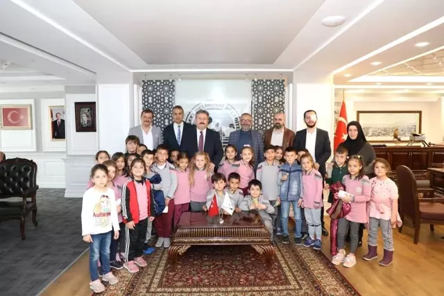 İlkokul Öğrencilerinden Başkan Palancıoğlu'na Anlamlı Ziyaret