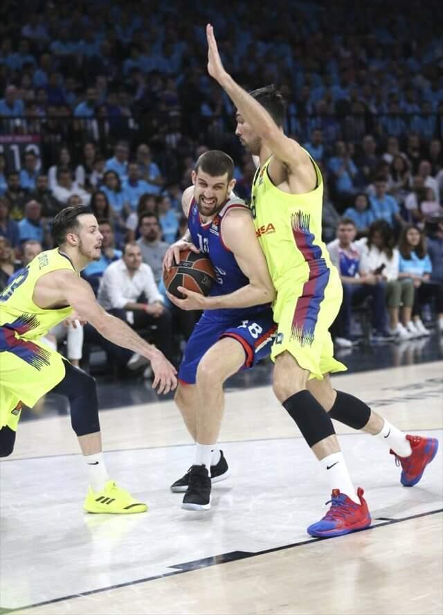 Son Dakika! Anadolu Efes, Barcelona Lassa'yı 80-71 yenik Ederek Final-Four'a Yükseldi!