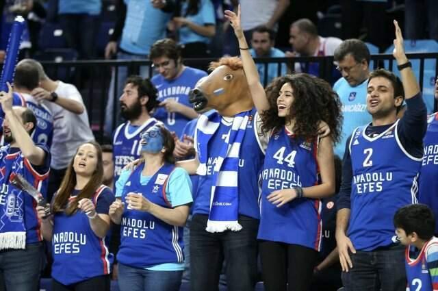 Son Dakika! Anadolu Efes, Barcelona Lassa'yı 80-71 yenik Ederek Final-Four'a Yükseldi!