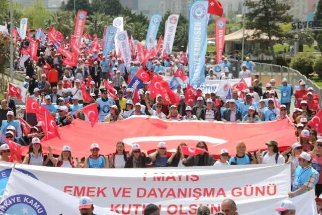 Türkiye Kamu-Sen'den Samsun'da '1 Mayıs' Mitingi