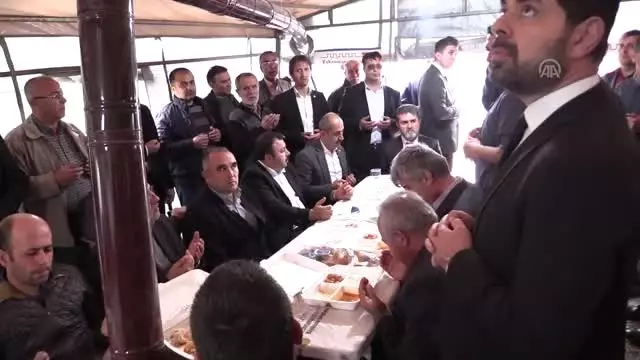 AK Parti Genel Başkan Yardımcısı Ünal'dan Şanlıurfa'daki Kazada Hayatını Kaybeden Onur Yay'ın... AK Parti Genel Başkan Yardımcısı Ünal'dan Şanlıurfa'daki Kazada Hayatını Kaybeden Onur Yay'ın...