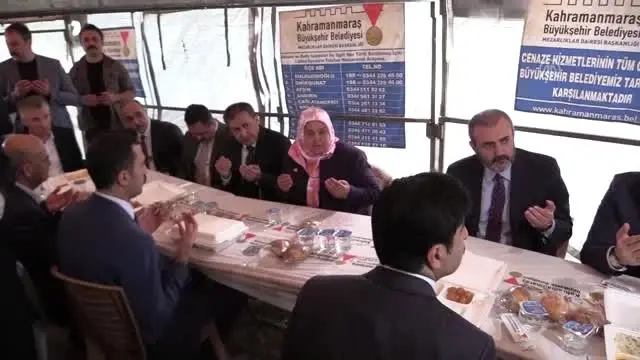 AK Parti Genel Başkan Yardımcısı Ünal'dan Şanlıurfa'daki Kazada Hayatını Kaybeden Onur Yay'ın... AK Parti Genel Başkan Yardımcısı Ünal'dan Şanlıurfa'daki Kazada Hayatını Kaybeden Onur Yay'ın...
