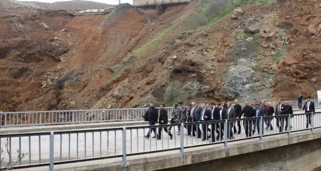 Heyelan Riski Ak Parti, Chp, MHP ve İyi Parti'yi Bir Araya Getirdi Heyelan Riski Ak Parti, Chp, MHP ve İyi Parti'yi Bir Araya Getirdi