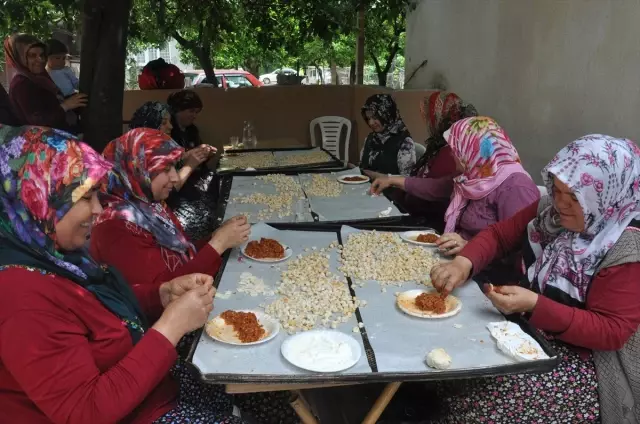 Huzur ve Bereket Ayı Ramazan - Ramazan Lezzetlerini İmece Usulü Hazırlıyorlar