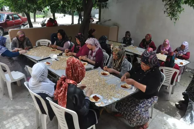 Huzur ve Bereket Ayı Ramazan - Ramazan Lezzetlerini İmece Usulü Hazırlıyorlar