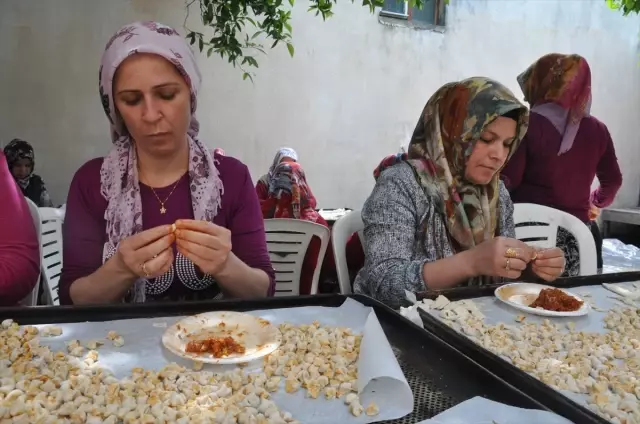 Huzur ve Bereket Ayı Ramazan - Ramazan Lezzetlerini İmece Usulü Hazırlıyorlar