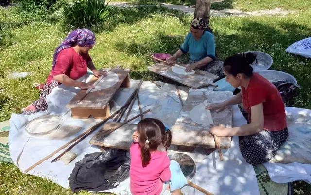 Huzur ve Bereket Ayı Ramazan - Ramazan Lezzetlerini İmece Usulü Hazırlıyorlar