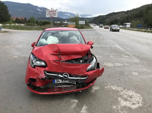 Karabük'te Trafik Kazaları: 9 Yaralı Karabük'te Trafik Kazaları: 9 Yaralı