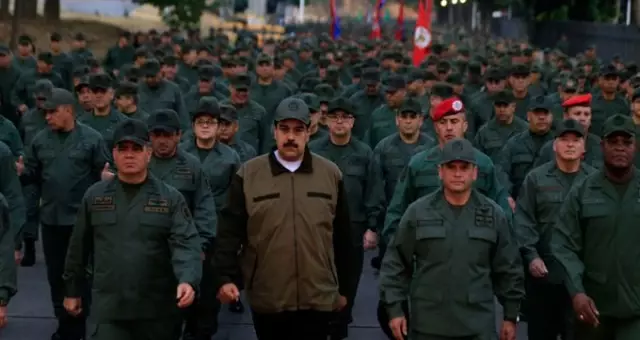 Maduro Askerlerle Birlikte Yürüdü, Devlet Televizyonunda Yayınlandı Maduro Askerlerle Birlikte Yürüdü, Devlet Televizyonunda Yayınlandı