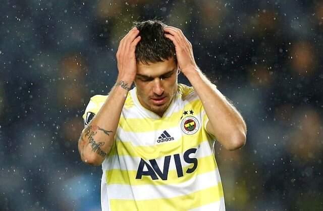 Neustadter İçin Şok İddia: Ersun Yanal Onu Sildi