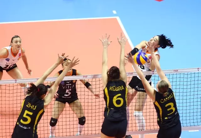 Şampiyon Son Maçta Belirlenecek Şampiyon Son Maçta Belirlenecek
