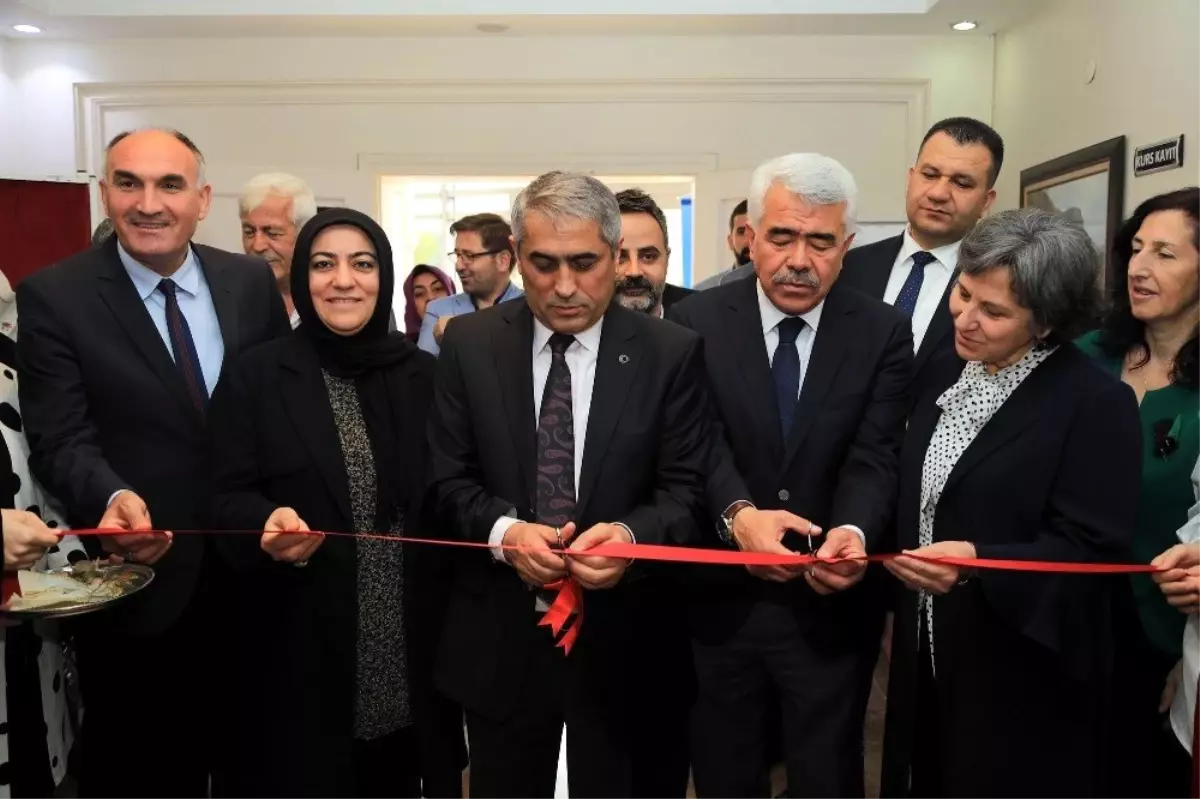 Talas'ta 'Sandığımdan Hazineler' Sergisi