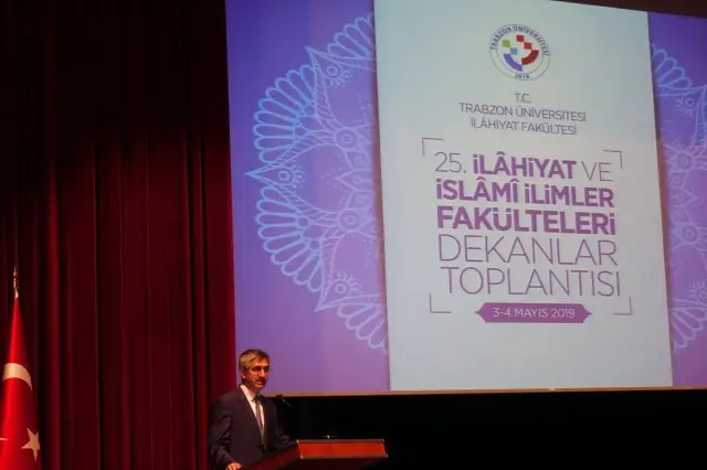 25. İlahiyat ve İslami İlimler Fakülteleri Dekanlar Toplantısı 25. İlahiyat ve İslami İlimler Fakülteleri Dekanlar Toplantısı